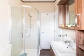 Wildflower, Premium Plus Hot Tub Lodge - Image 5