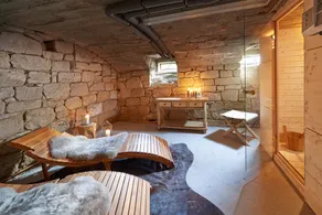 5 star ambience to feel good with sauna, woodburning stove and beautiful courtyard. - Image 2