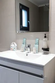 RAFKON Luxury Apartments - Myrina - Image 2