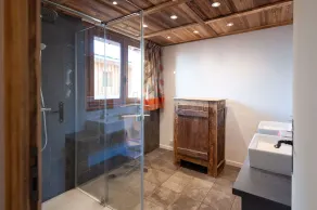 Chalet dans les 3 vallées, lumineux,  plein sud .\n4 chambres \n3 salles de bain - Image 5