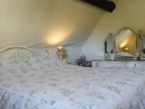 2 bedroom accommodation in Barton - Image 5