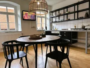 Accommodation with three bedrooms - ideal for long-term tenants - Image 5