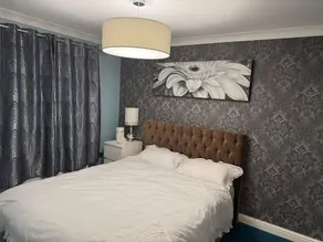 Glasgow 3 bed Guest House - Image 5