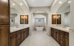 6BR Luxury Villa with Heated Pool, Spa, Pizza Oven & Mountain Views - Image 2