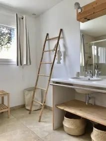 Maison d'architecte avec grand jardin, plage à vélo ou à pied par les sentiers. - Image 4