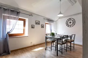 Spacious and charming flat at the gateway to Lyon and the Dombes - Image 4