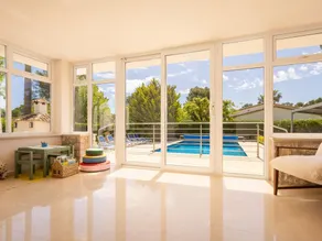 Familj Villa med privat pool gångavstånd till strand och stad - Image 2