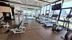 Luxe 1BR: Unmatched Views & Location - Image 2