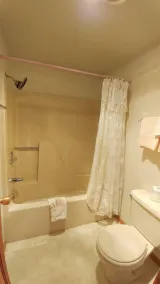 I stan, 9 sovrum hus vid floden, husdjursvänligt, WIFI, tvättmaskin / torktumlare - Image 4