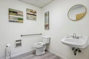 CanalSide Casa- Beautifully located - Image 4
