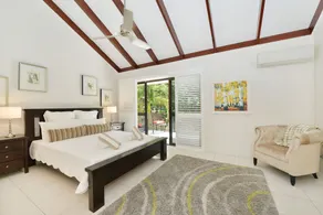 Sea La Villa Port Douglas - Image 5