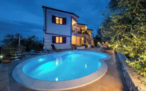 Appartamento per vacanze con vista mare, piscina e vasca idromassaggio - Image 4