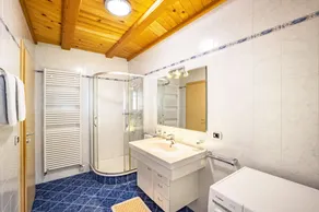 Pet-Friendly Holiday Apartment 'Kuenz Dolomiten Drau' with Mountain View - Image 4