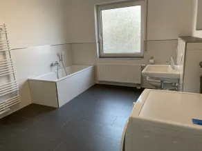 Spacious 2-room apartment on the first floor with sun terrace - Image 3