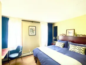 Spacious Townhome with breathtaking views of Mount Snow. 5 min Shuttle to ski - Image 5