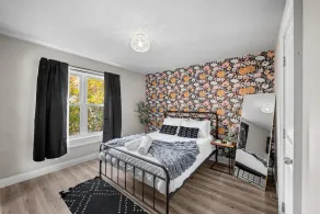 Stylish 5BRs Next to Expo Center & Near Stadium,2 Free parking - Image 4
