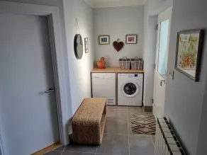 Field View, whole annexe - Image 3