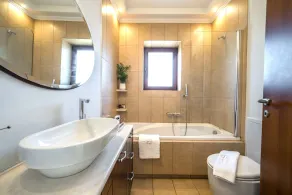Luxury Rural Escape - Image 4