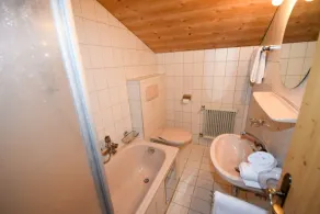 Vacation apartment 5 min to the ski area in Aschau im Zillertal 2nd floor - Image 2
