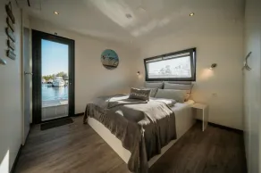 Havel River Houseboat - Image 5