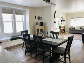 Luxury on Main, remodeled, homey, fresh and bright! - Image 5