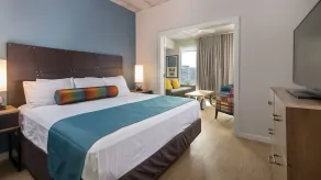 Beautiful 1 bedroom with rooftop pool! - Image 4