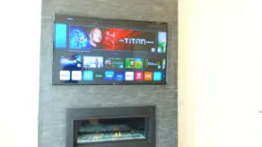 Modern and Spacious with game/movie room. - Image 2