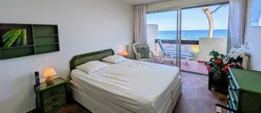 WATERFRONT HOUSE SLEEPS 8 - Image 3