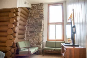 Cozy Updated Log Cabin with Mountain Views close to Monadnock - Image 2