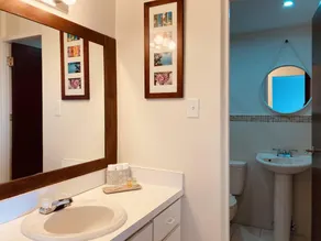 Mesmerizing Views, Charming, Airy 1BR condo in San Juan's Isla Verde Beach - Image 2