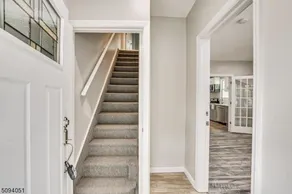 Comfortable Clean Apartment close to all major highways, food and entertainment - Image 2