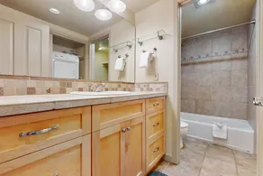 Lakefront loft studio with covered deck, views, pool, hot tub, & tennis courts - Image 2