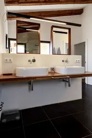 GIRONA VILLA WITH STUNNING VIEWS - Image 3