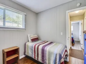 Cozy Vacation Home w/Sun Room in Bethany West - Image 2