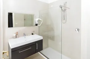 Green Park Hotel - Image 3