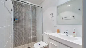 Fabulous unit with a private spa and water views in the heart of Shoal Bay - Image 3