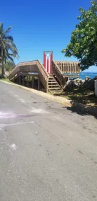 Family friendly beachfront guest house suitable for children.  No pets allowed. - Image 2