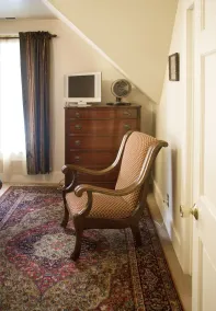 Comfortable Elegance in the Heart of Downtown Newberg - Image 3