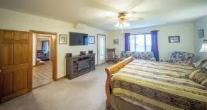 Get-a-Way River House - Image 4