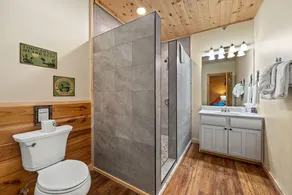 Hickory Hollow Lodge, 8 Bedrooms, Pool Table, Theater Room, WiFi, Sleeps 20 - Image 3