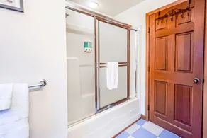 Hot Tub, Dog Friendly & Game Room in Large Ocean Front Home! - Image 4
