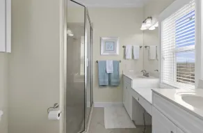 6 SZ/5,5 Bäder am ruhigen Strand. Penthouse-Suite. Kostenlose Bettwäsche. Wunderschöne Aussicht! - Image 2