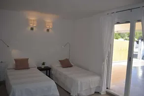 Moderne Villa mit privatem Pool - Image 4