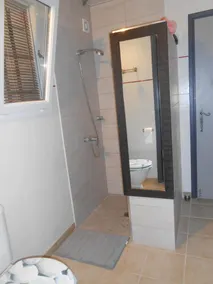 apartamento independente em uma vila em grandes áreas arborizadas a 10 minutos de Aix - Image 3