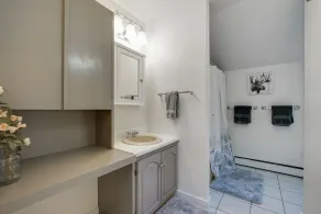 Killington Mountain Home! HotTub & 5 min to Skiing! 3 Bedroom Home by RedAwning - Image 3