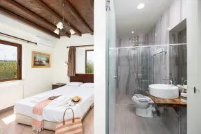 Villa Melina - Four Bedroom Villa, Sleeps 8 - Image 2