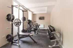 5* reviews - Apt in iconic bldg, Exeter, King Beds, 2 Baths, parking, gym, EV. - Image 2