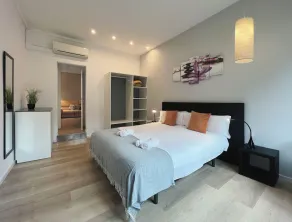 Stay U-nique Apartments Sants - Image 4