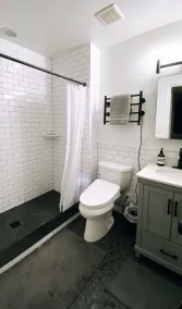Spacious Row House in Hip and Historic Location - Image 3