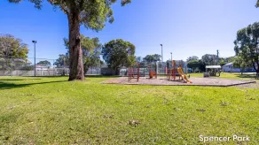 Casuarinas 5 superb waterfront unit - Image 3